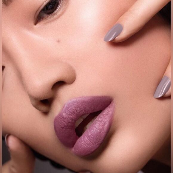 Kevyn Aucoin The Molten Lip Color - Molten Matte - 4.0 ml / 0.1 fl oz - Demi - Picture 4 of 6